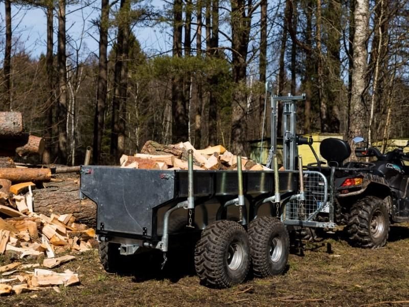 Remolque forestal / remolque maderero + caja de carga + grúa